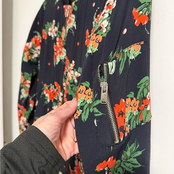 Zara Basic Navy Floral Bomber Jacket- medium - Picture 8 of 16